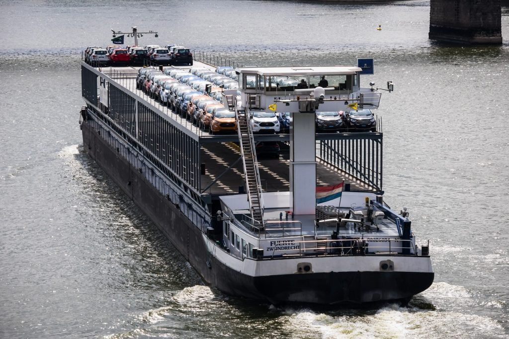 Was Für Schiffe Fahren Auf Dem Rhein?