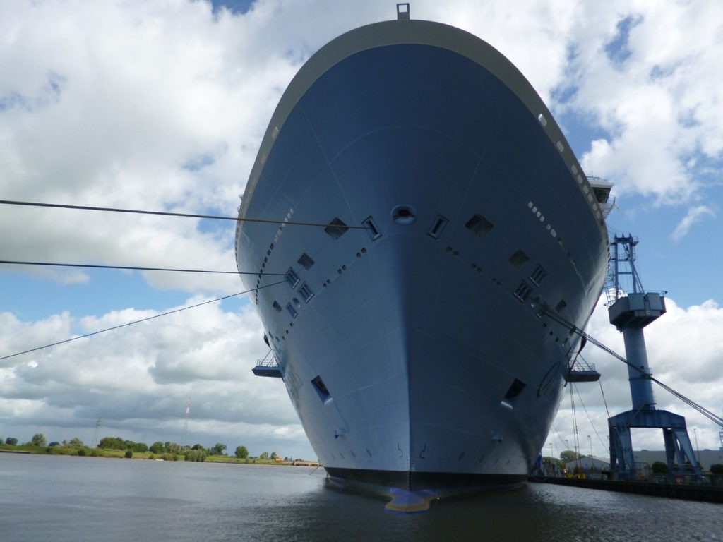 Wie Viele Leute Passen Auf Das Größte Schiff Der Welt?