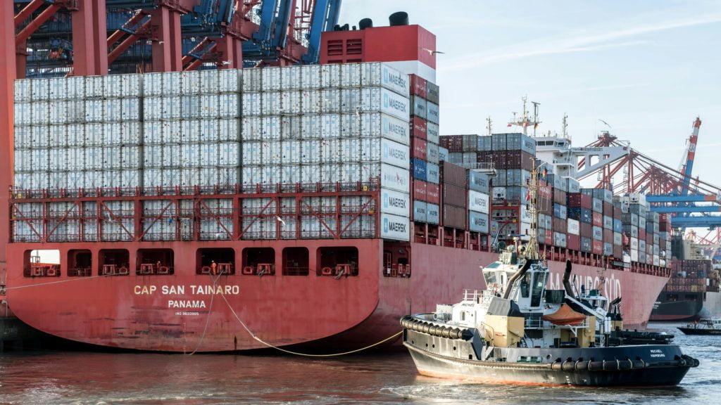 Wie Schnell Fährt Ein Containerschiff Auf Dem Rhein?