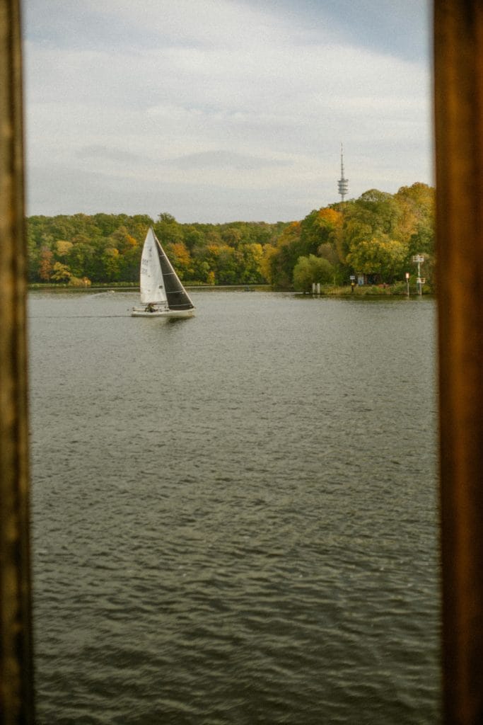 Begrüßung aus dem herbstlichen Hamburg, dem Startpunkt einer Weltreise mit AIDA